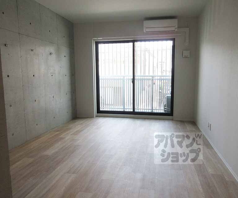 居室・リビング　十分な広さのお部屋です！