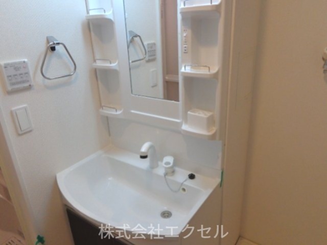 洗面設備　朝に便利な独立洗面台完備♪