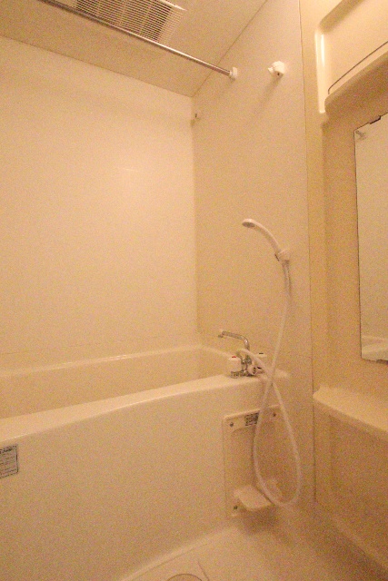 バス・シャワールーム　※別部屋の参考写真、現況優先※