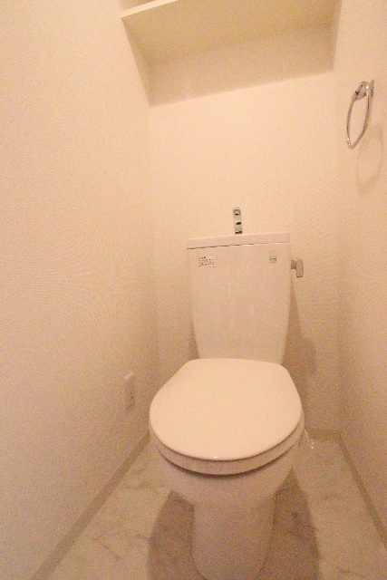 トイレ　※別部屋の参考写真、現況優先※