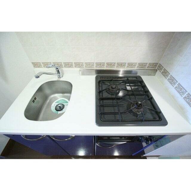 キッチン　システムキッチン（2口ガスコンロ・グリル付）