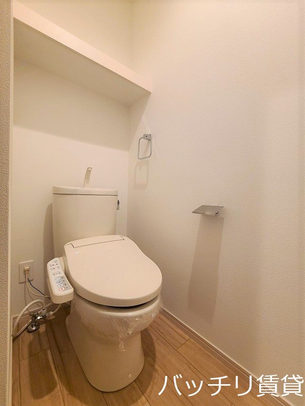 トイレ　画像は同型タイプの為、現状を優先致します。