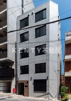 エントランス　ゆとりのあるエントランスです