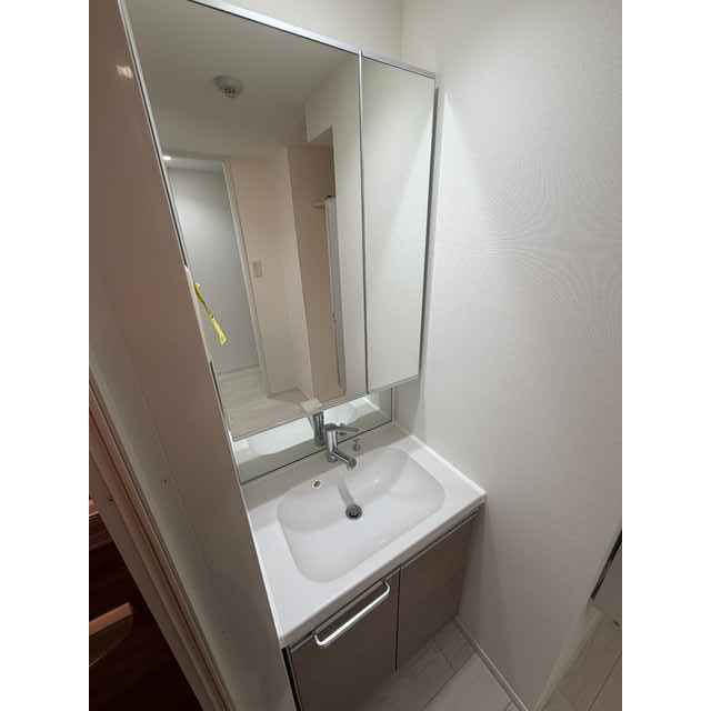 洗面設備　コンパクトで使いやすい洗面所