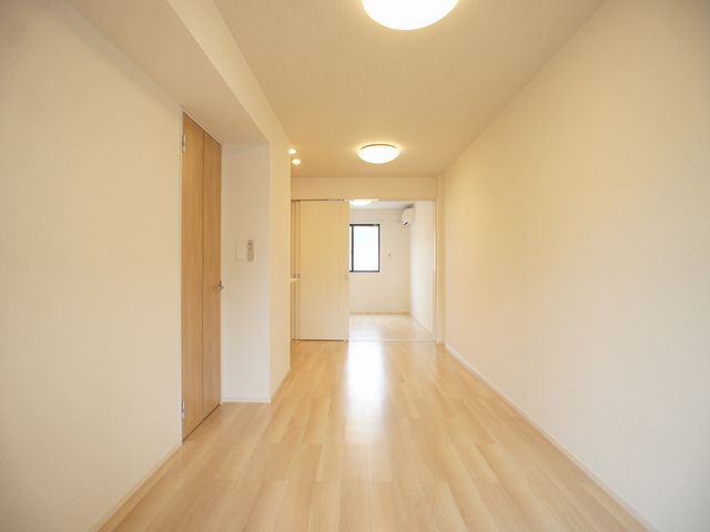 居室・リビング　快適に過ごせるエアコンが付いています♪