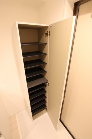 収納　シューズボックス