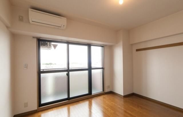 居室・リビング　別号室参考写真です