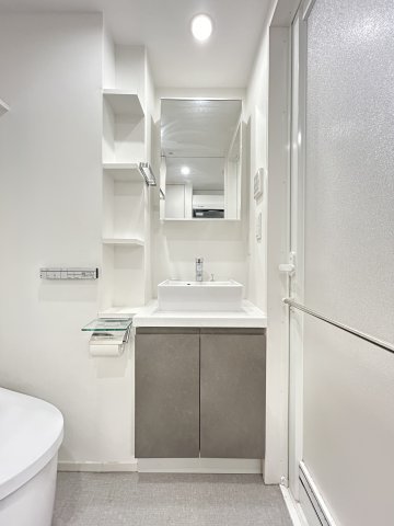 洗面設備　スペースが確保できる洗面所です