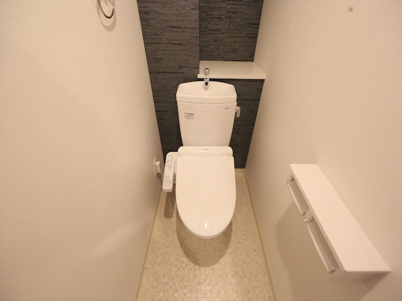 トイレ　温水洗浄暖房便座付トイレ