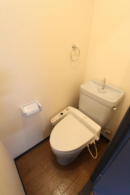 トイレ　同タイプ別部屋写真です。現況優先となります。