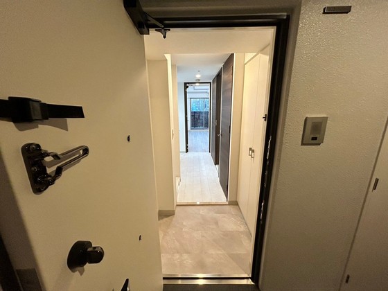 玄関　※別部屋の写真です