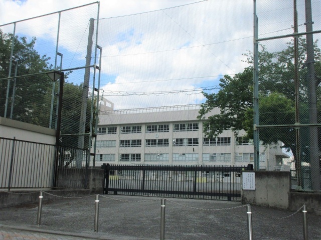 小学校　狛江市立狛江第一小学校（小学校）まで466m