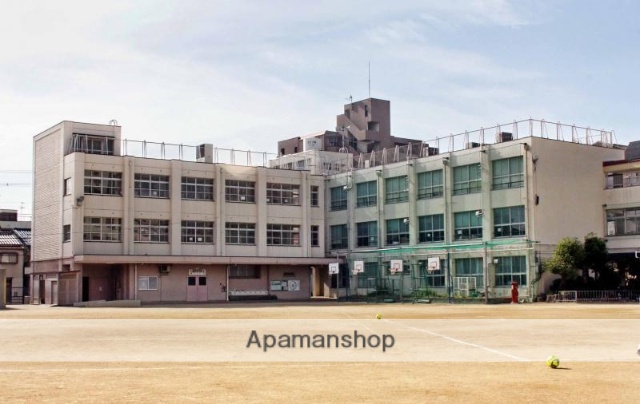 小学校　育和小学校（小学校）まで423m