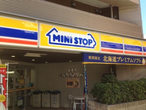 コンビニ　ミニストップ馬喰町駅前店（コンビニ）まで114m
