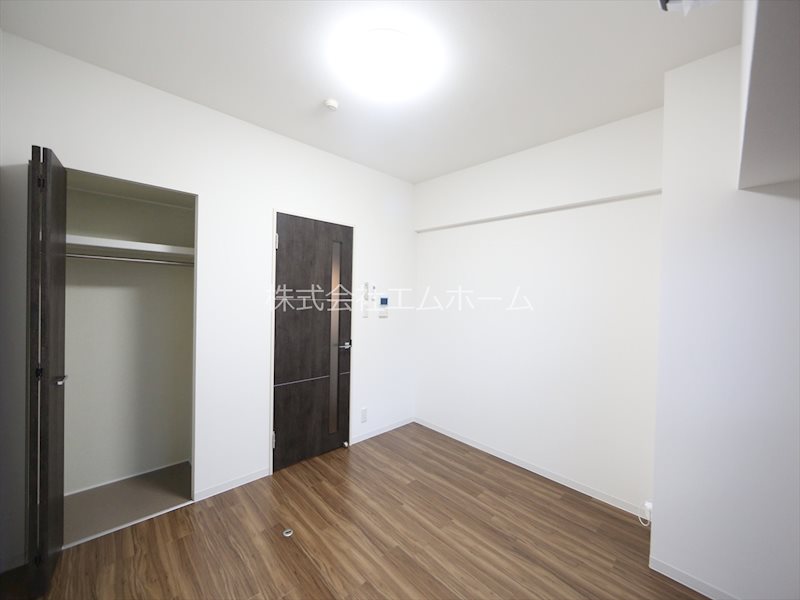 その他　洋室7帖　クローゼット付（収納充実してます）