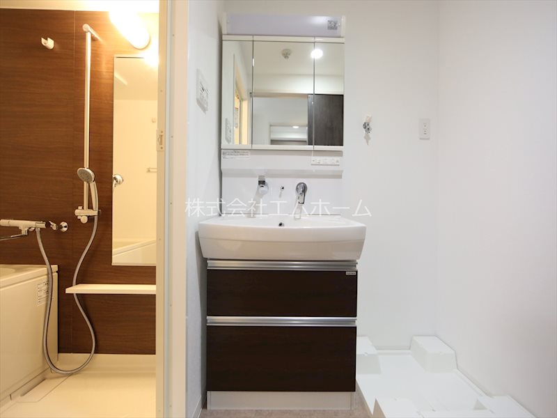 洗面設備　脱衣所　独立洗面台（シャンプードレッサー）洗濯機用意できます