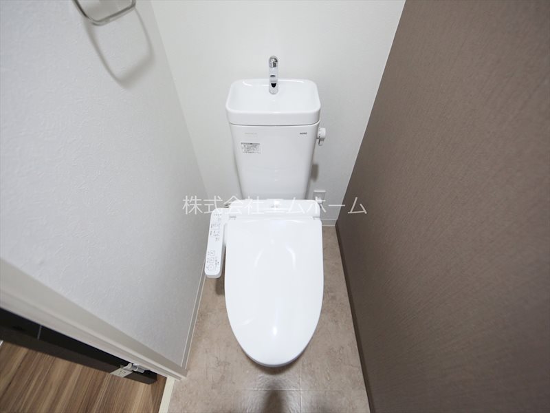 トイレ　温水洗浄暖房便座付トイレ