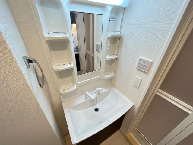 洗面設備　洗髪洗面化粧台