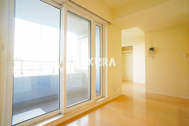 居室・リビング　開放感のあるゆったりとしたお部屋です♪