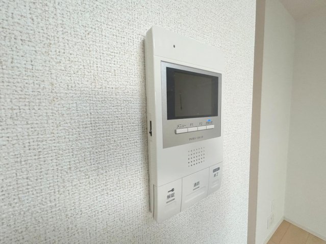 セキュリティ　TVモニターホンで来客が誰か確認してから開けて下さいね