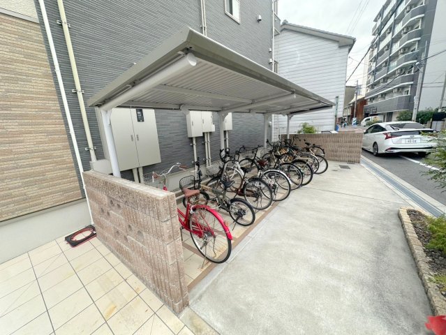 駐車場　敷地内には入居者専用の駐輪スペースもあります。