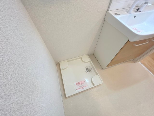 その他設備　嬉しい室内洗濯機置場。これで洗濯機も長持ちしますね。