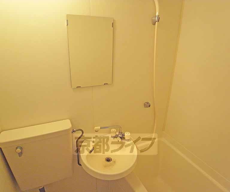 洗面設備　ユニットバス内の洗面ボウルです。