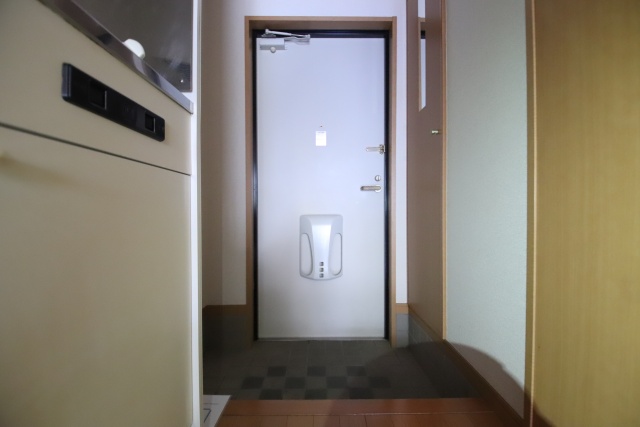 玄関　※別室の参考写真の為、現況優先です。