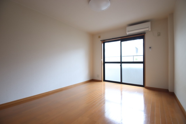 居室・リビング　※別室の参考写真の為、現況優先です。