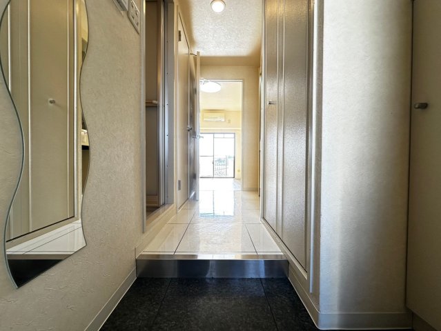 玄関　詳細は、RISUMO江坂本店までお問合せください♪