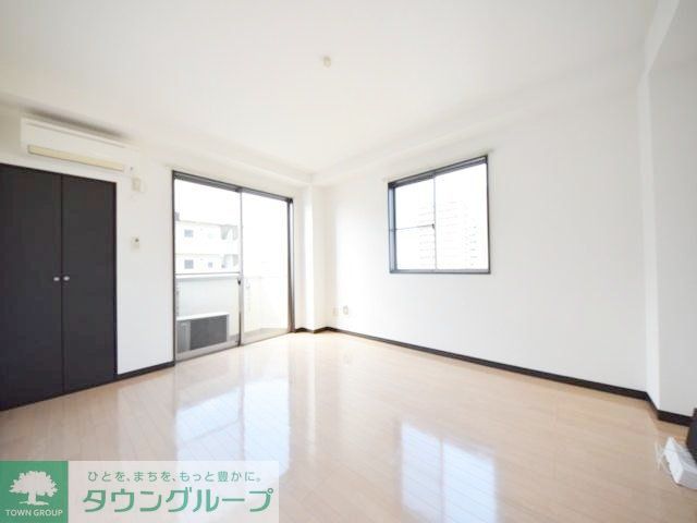 居室・リビング　明るい２面採光