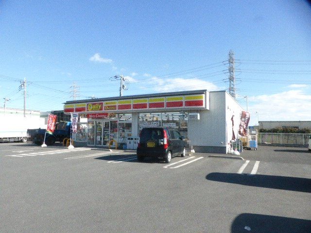 コンビニ　デイリーヤマザキ吉川中野店（コンビニ）まで735m