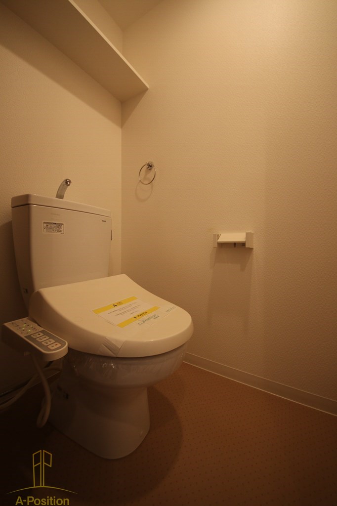 トイレ　ウインズコート今福西