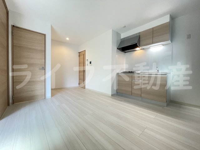 居室・リビング　こちらの居間で趣味の時間をお楽しみください