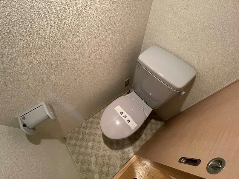 トイレ　※別のお部屋のお写真です。御参考までに。