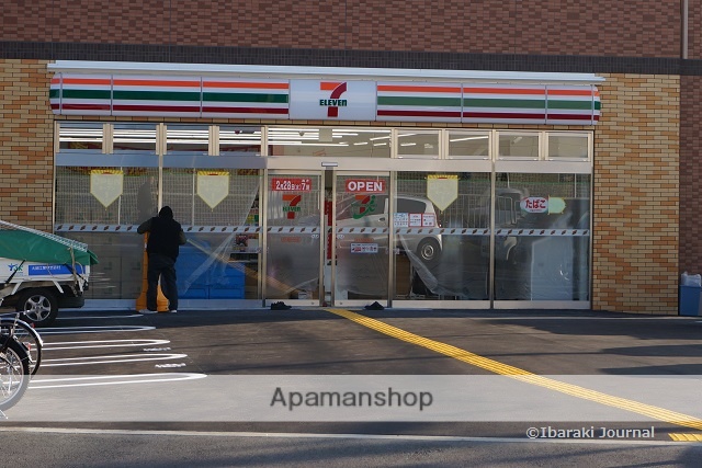 コンビニ　セブンイレブン（コンビニ）まで173m