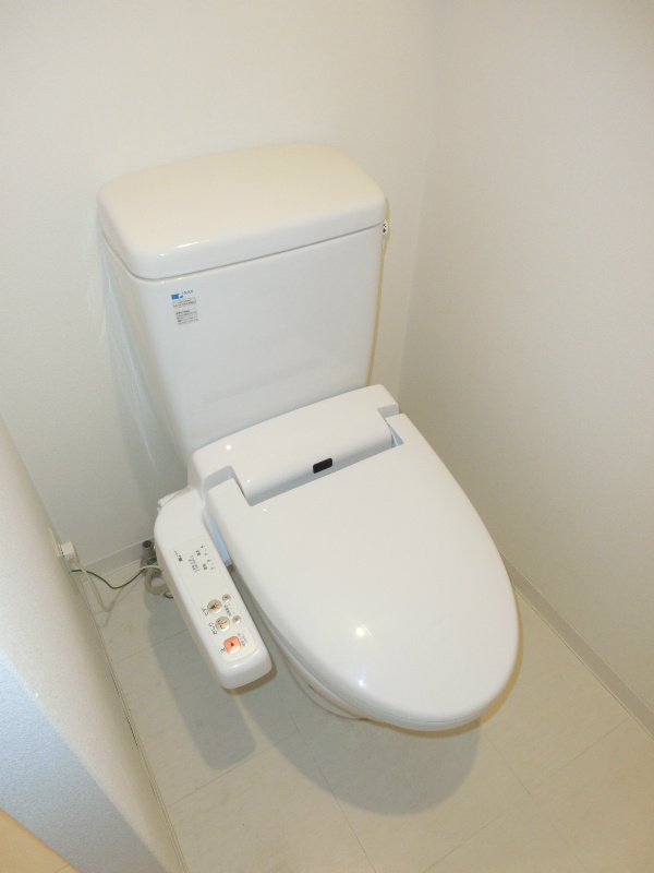 トイレ　※同物件の参考写真です