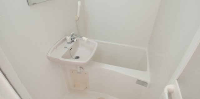 バス・シャワールーム　お風呂で日々の疲れを落としましょう