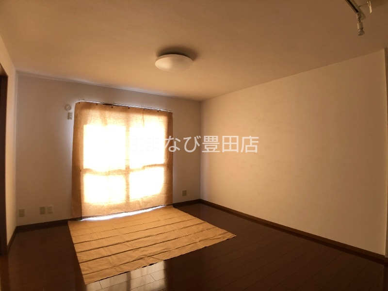 居室・リビング　同型別部屋写真