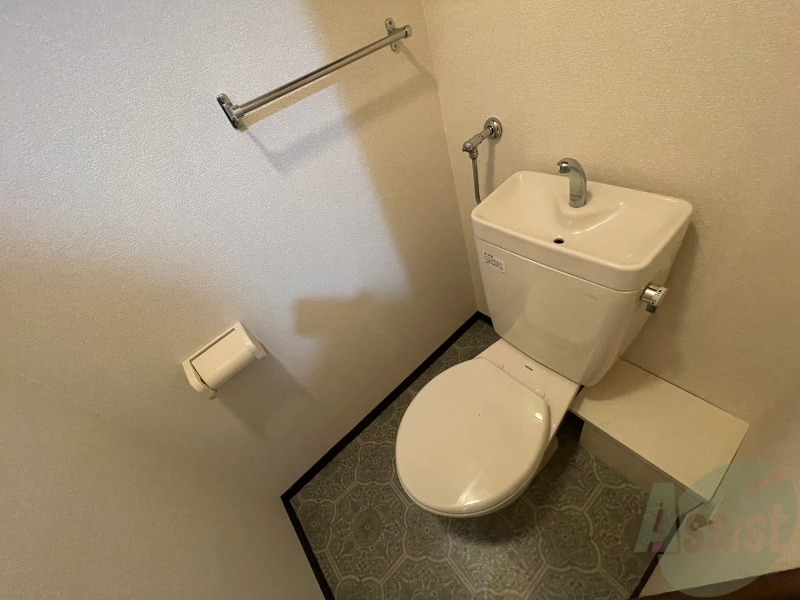 トイレ　こちらはトイレです。清潔感があり、安心して使用できます。