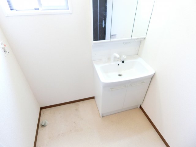 洗面設備　同施工会社の類似写真