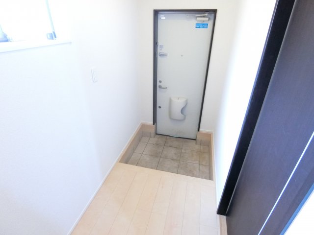 玄関　同施工会社の類似写真