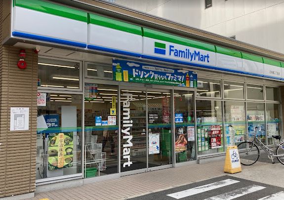 コンビニ　ファミリーマート 日本橋二丁目店（コンビニ）まで174m