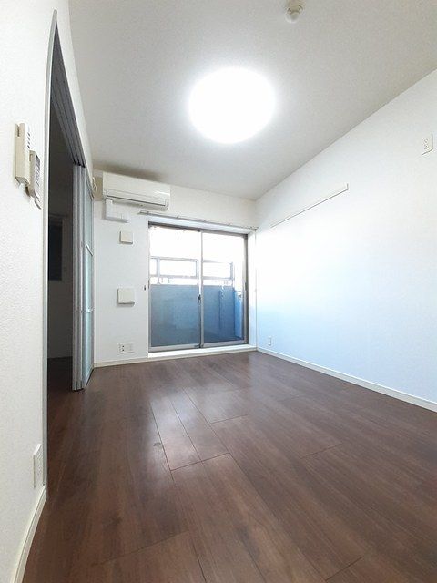 居室・リビング　☆明るい居室☆