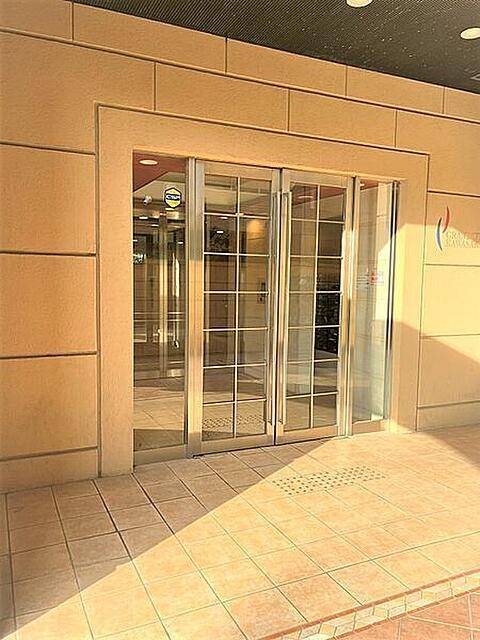 エントランス　分譲タイプです