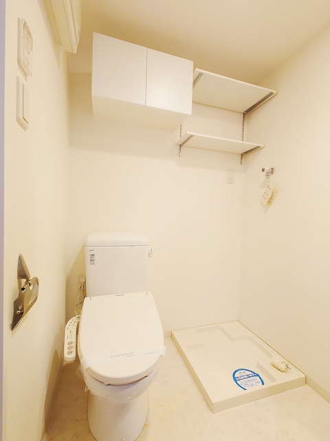トイレ　トイレ・トイレ収納付