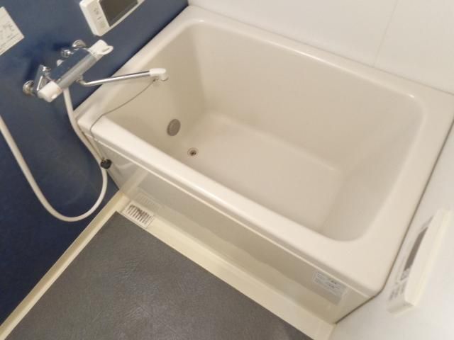 バス・シャワールーム　浴室乾燥機・追い焚機能付き
