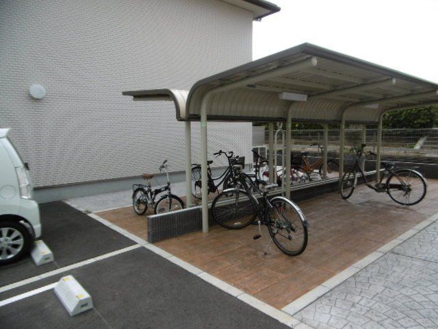 その他共有部分　屋根付の駐輪場です。