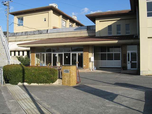 小学校　明新小学校（小学校）まで550m