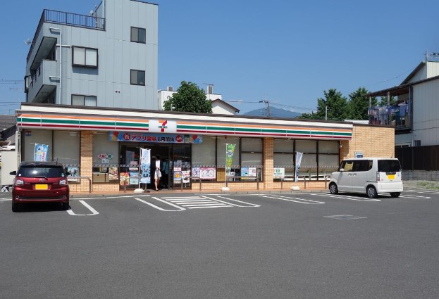 コンビニ　セブンイレブン 伊勢原桜台1丁目店（コンビニ）まで1129m